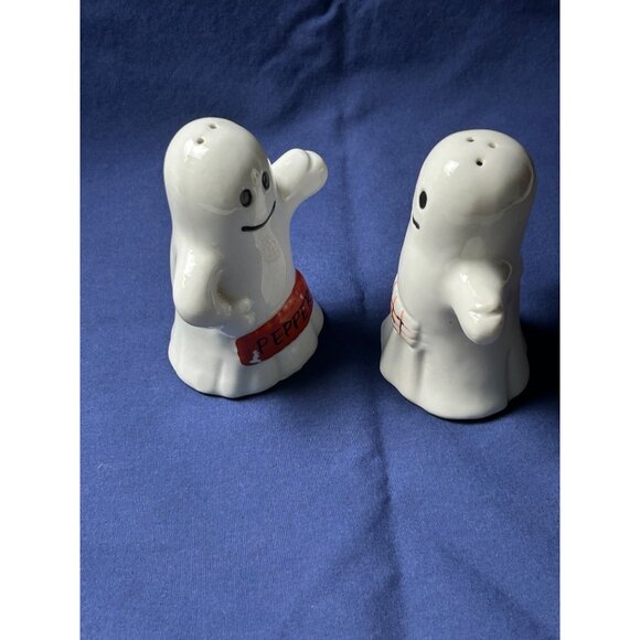 Halloween Ghost-Themed Ceramic Salt & Pepper Shakers Set Party Holiday Fun - Picture 7 of 7